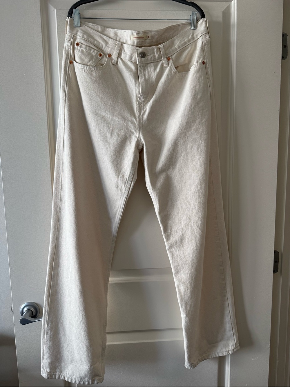 Levi’s Women’s Off-White Straight-Leg Jeans